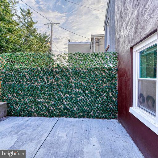 JOHNSTON SQUARE - Residential Lease