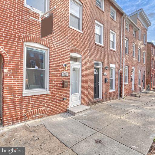 JOHNSTON SQUARE - Residential Lease