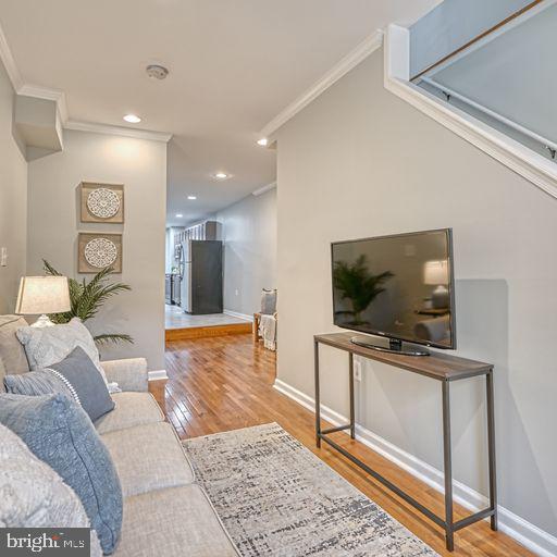 JOHNSTON SQUARE - Residential Lease