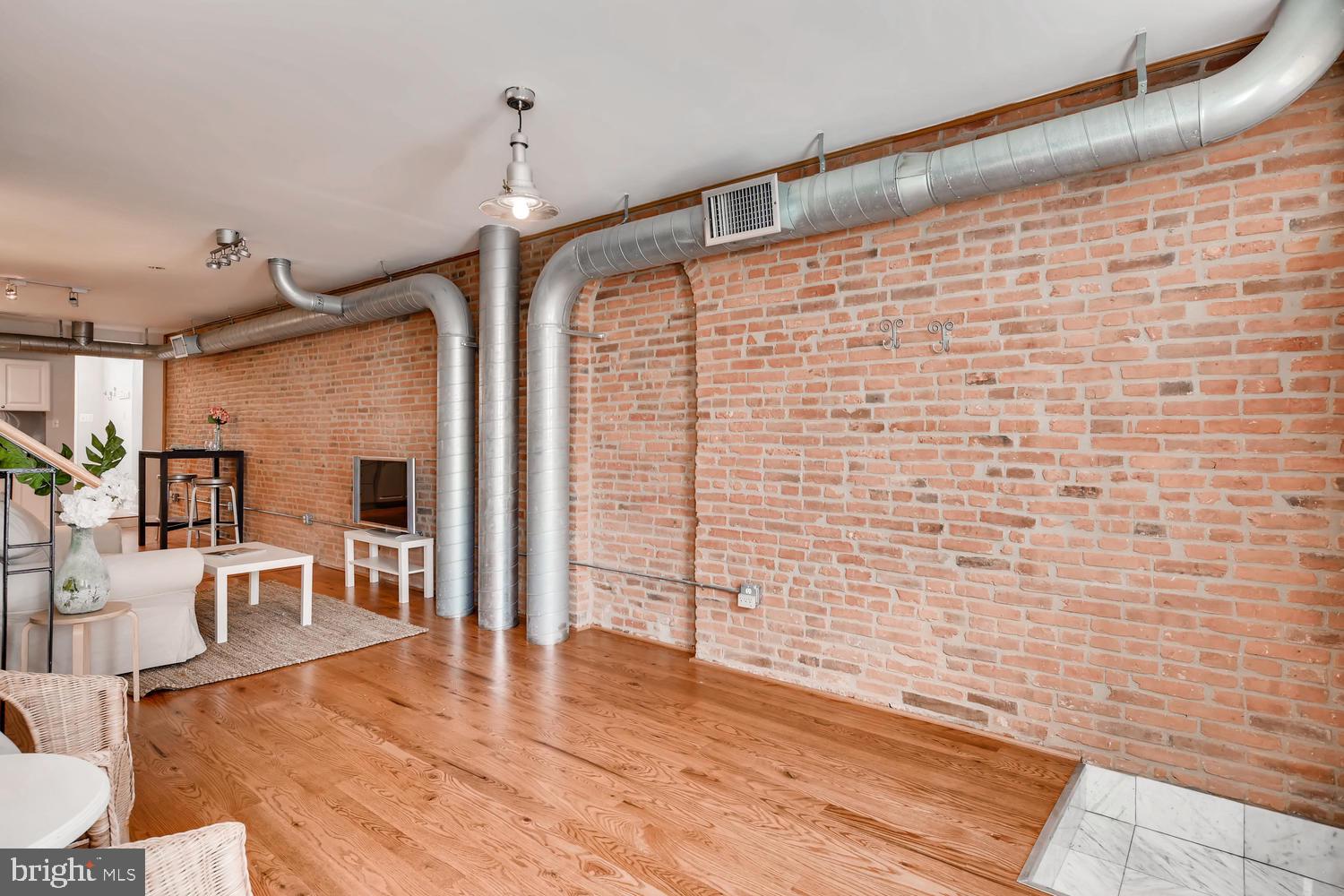 FEDERAL HILL HISTORIC DISTRICT - Residential Lease