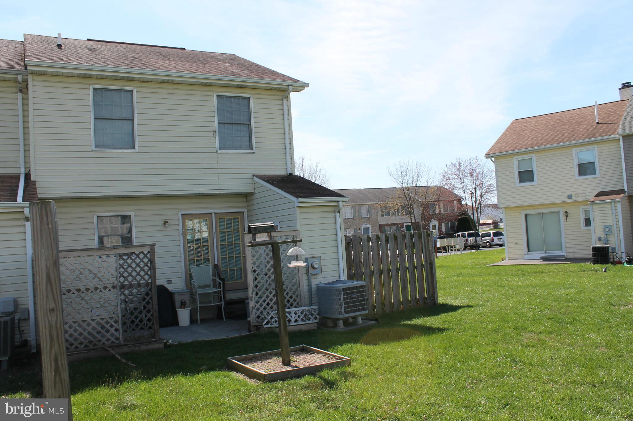 LAKEVIEW TOWNHOUSES - Residential