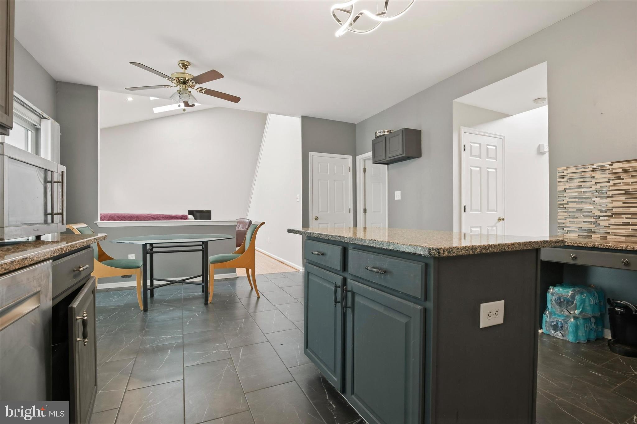 WINDSOR HILL - Residential