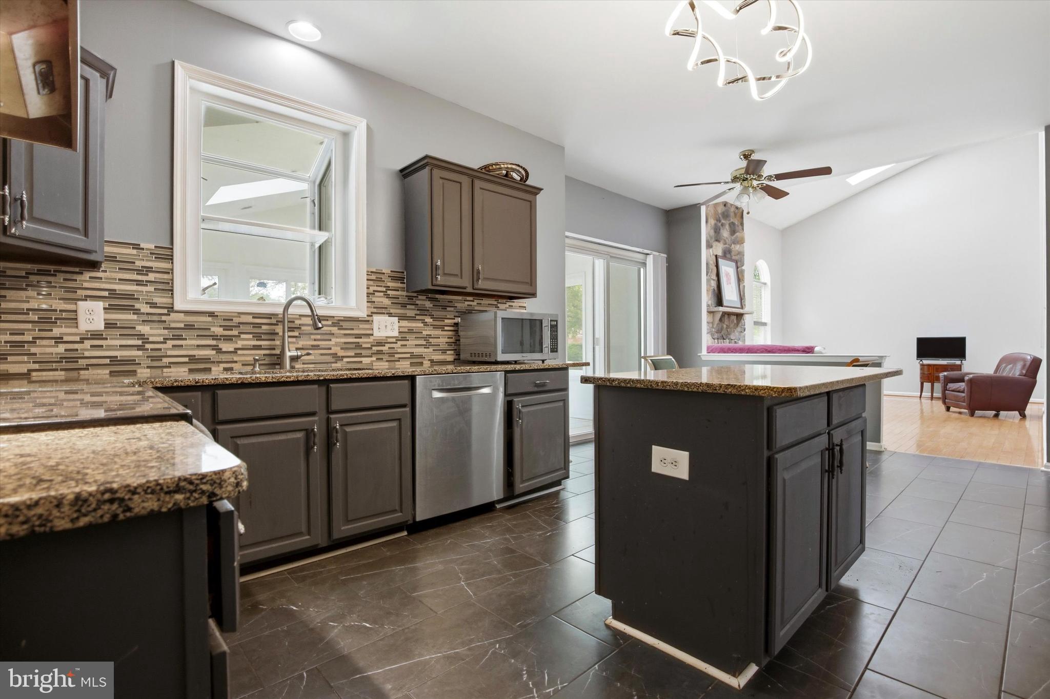 WINDSOR HILL - Residential