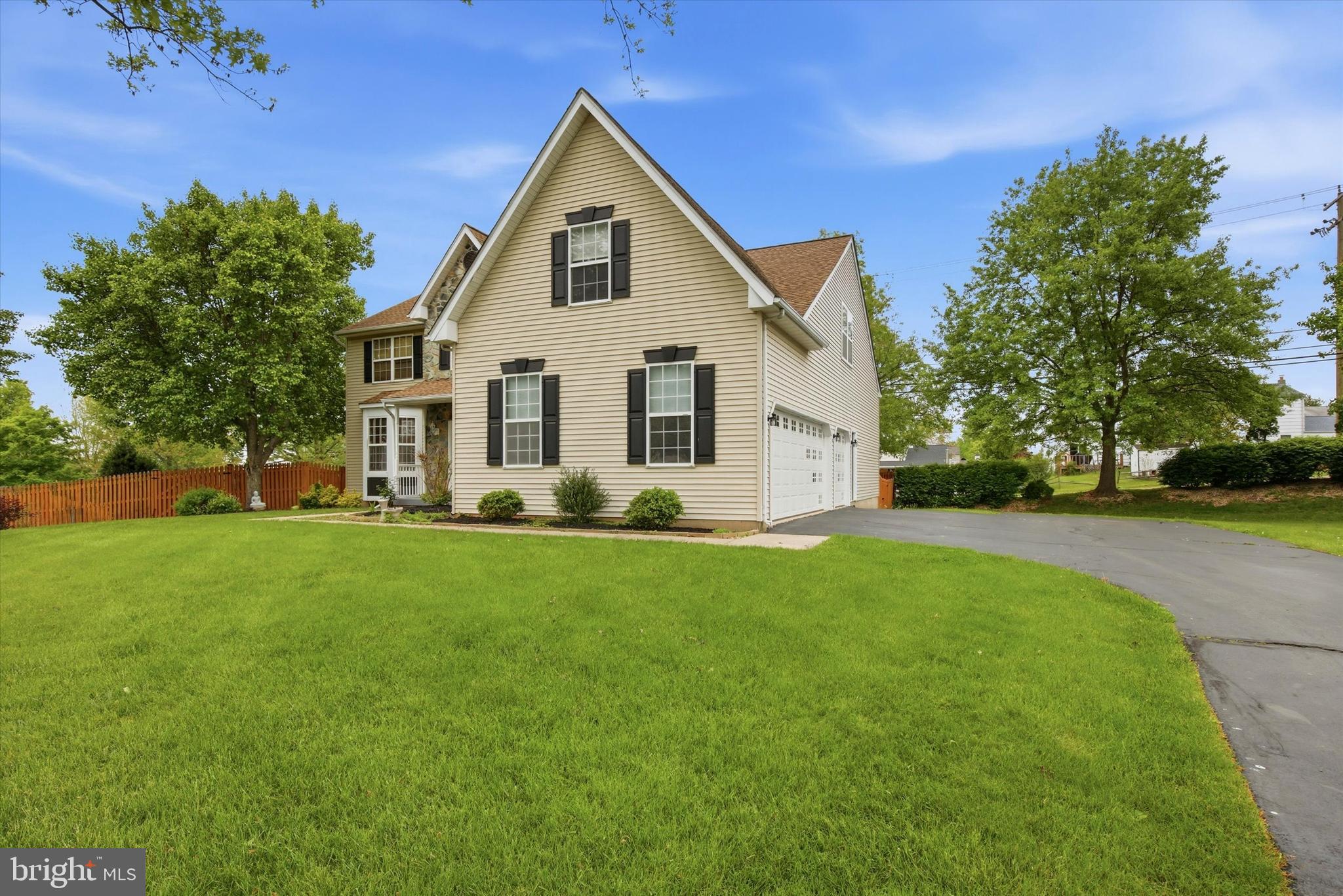 WINDSOR HILL - Residential