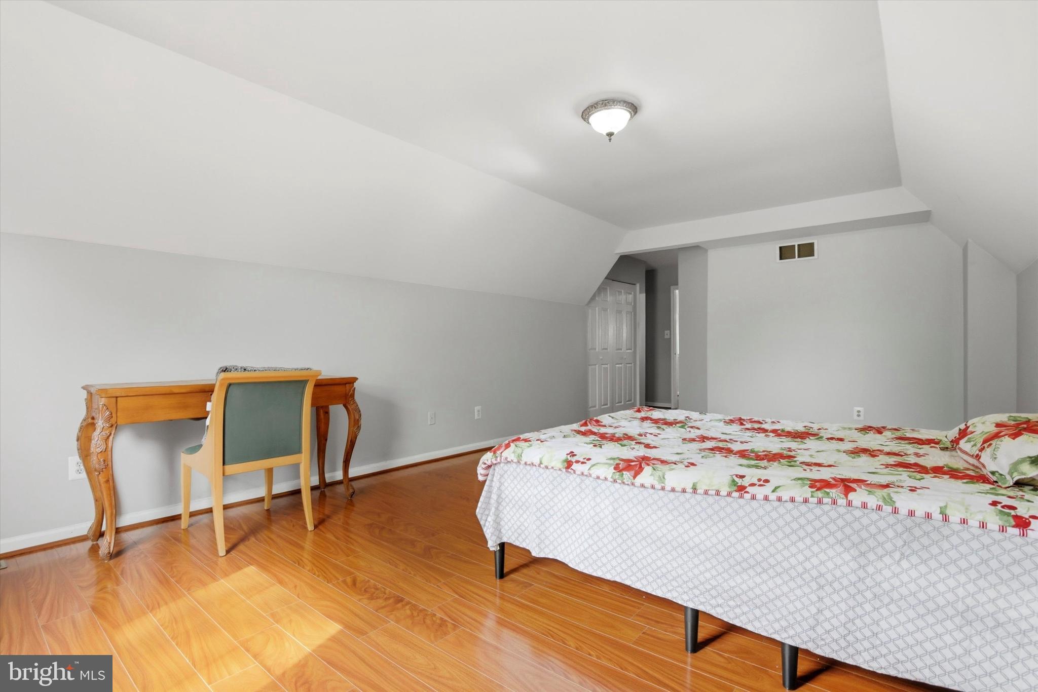 WINDSOR HILL - Residential