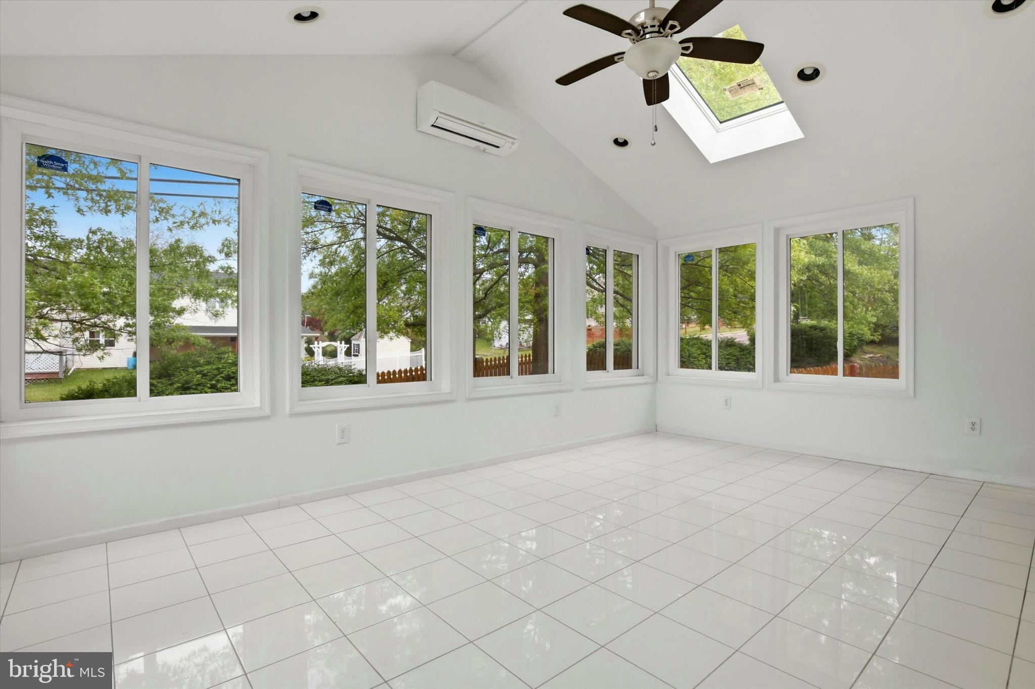 WINDSOR HILL - Residential