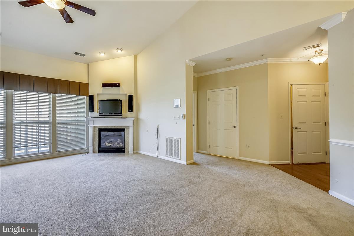 ELKRIDGE CROSSING - Residential