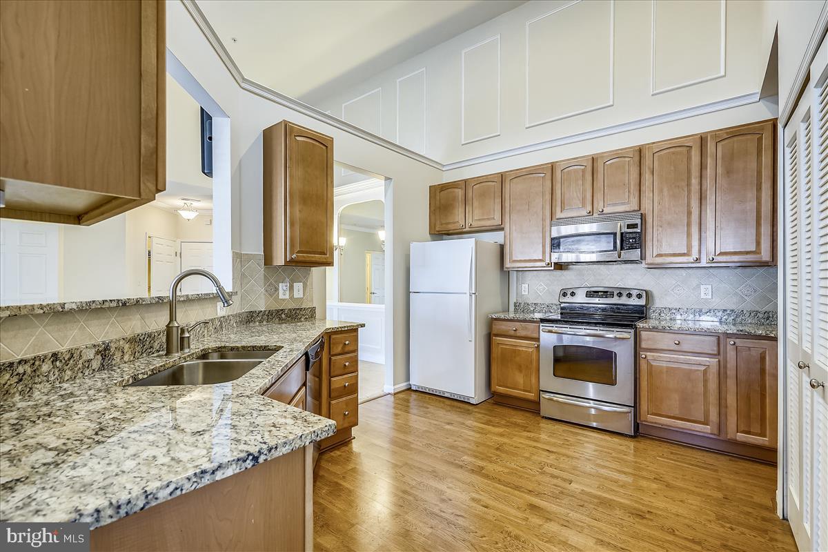 ELKRIDGE CROSSING - Residential