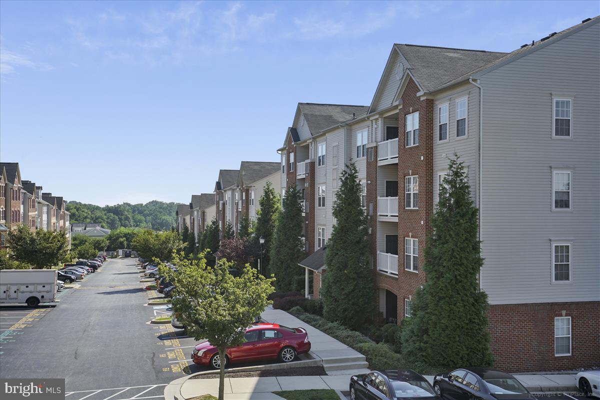 ELKRIDGE CROSSING - Residential