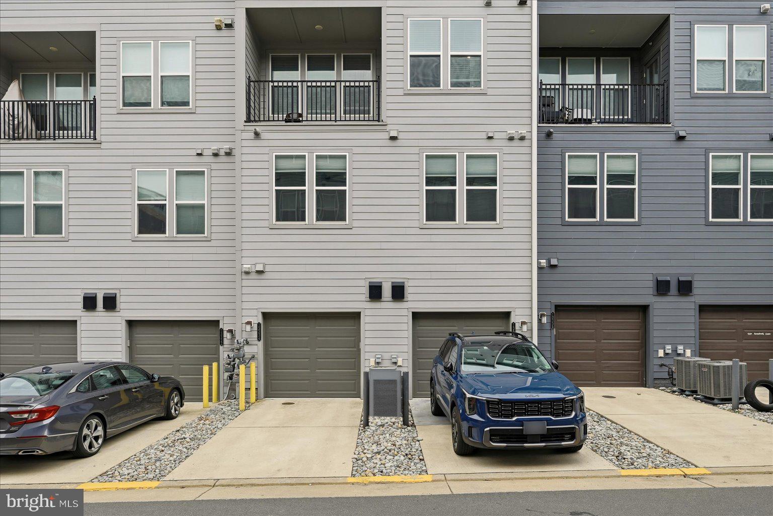 METROPARK AT ARROWBROOK - Residential