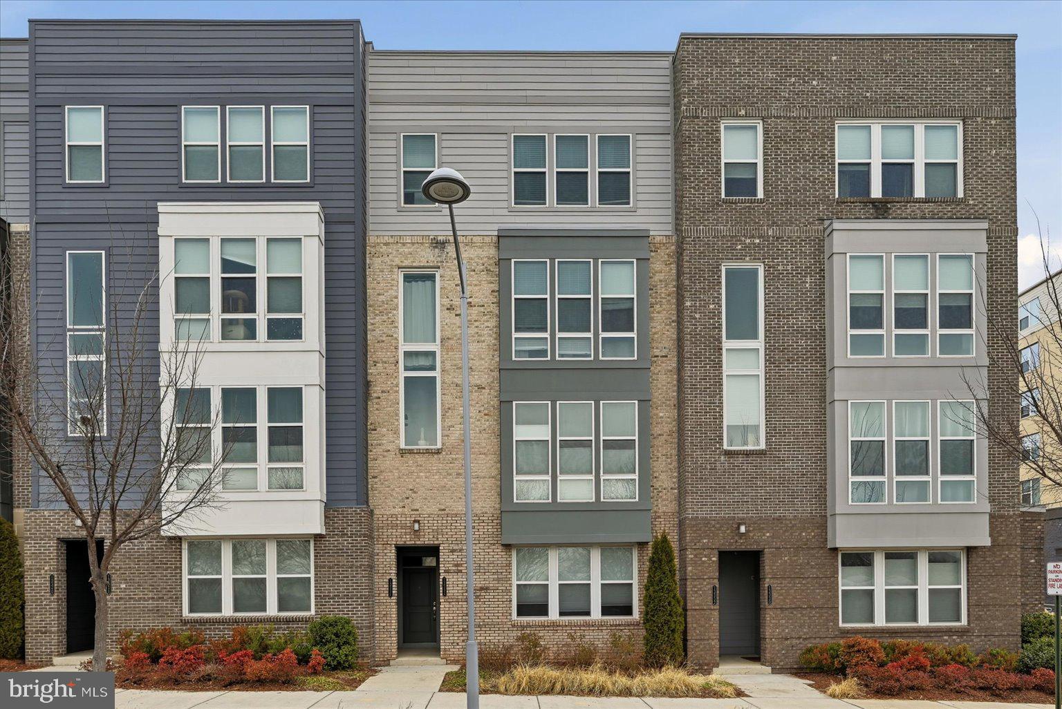 METROPARK AT ARROWBROOK - Residential