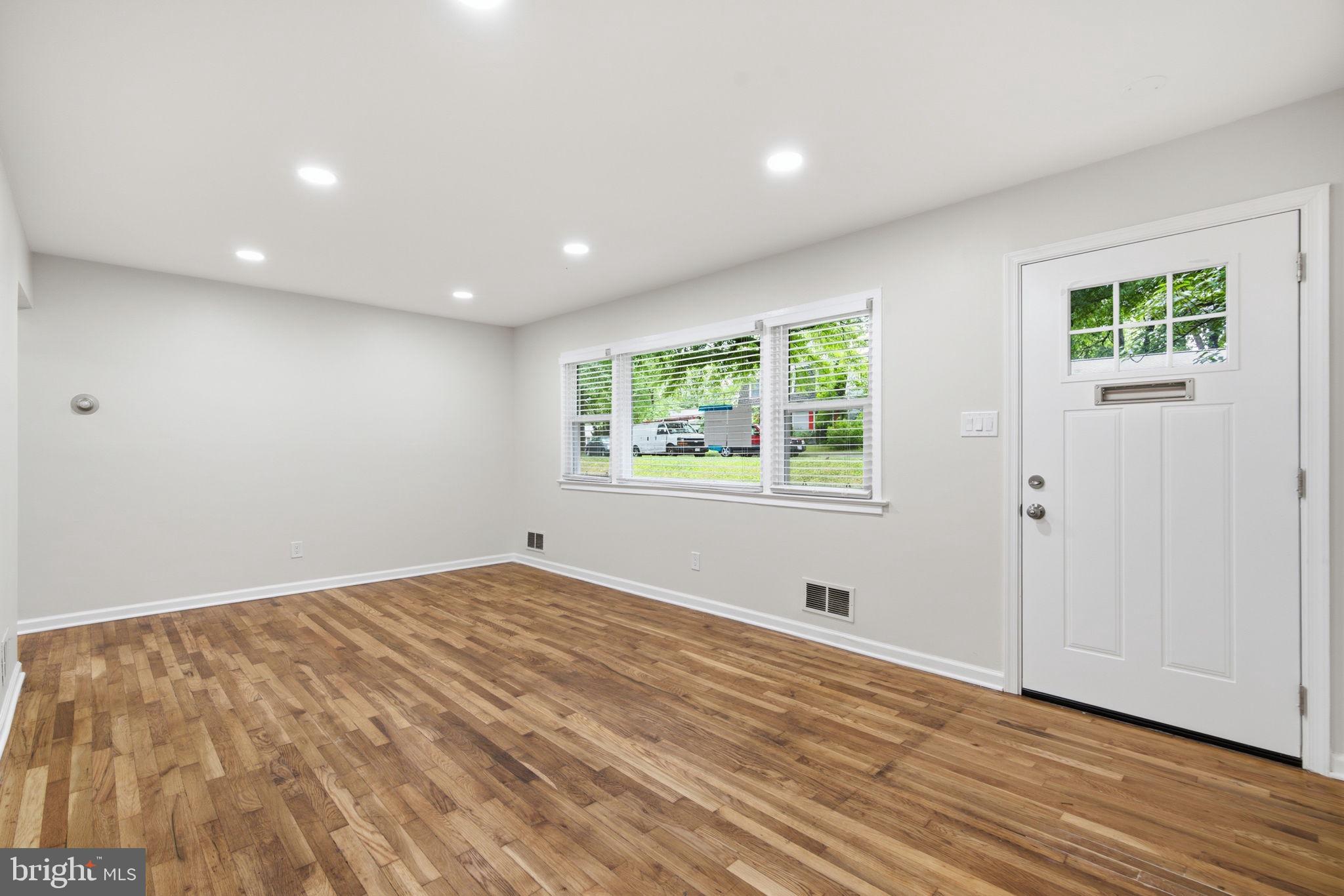 18 GRANDIN CIRCLE