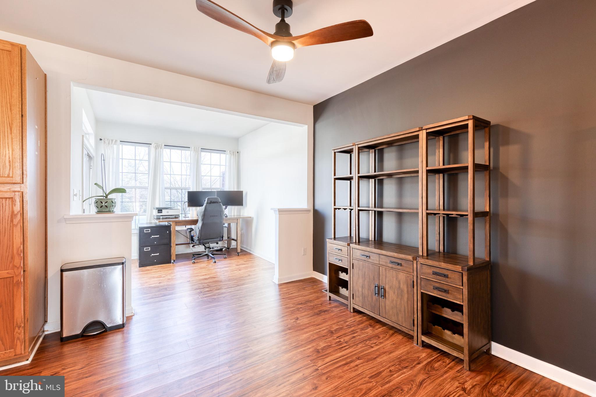 SOUTH RIVER COLONY - Residential