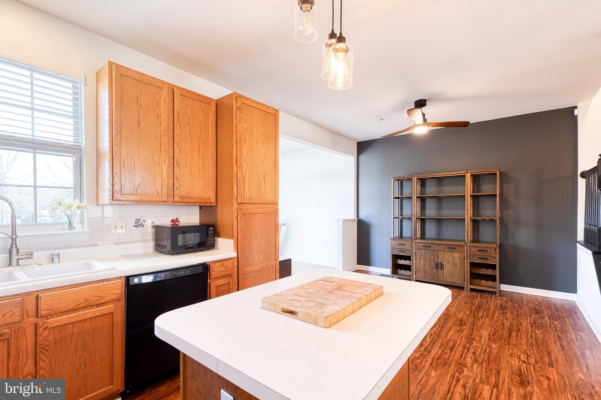 SOUTH RIVER COLONY - Residential