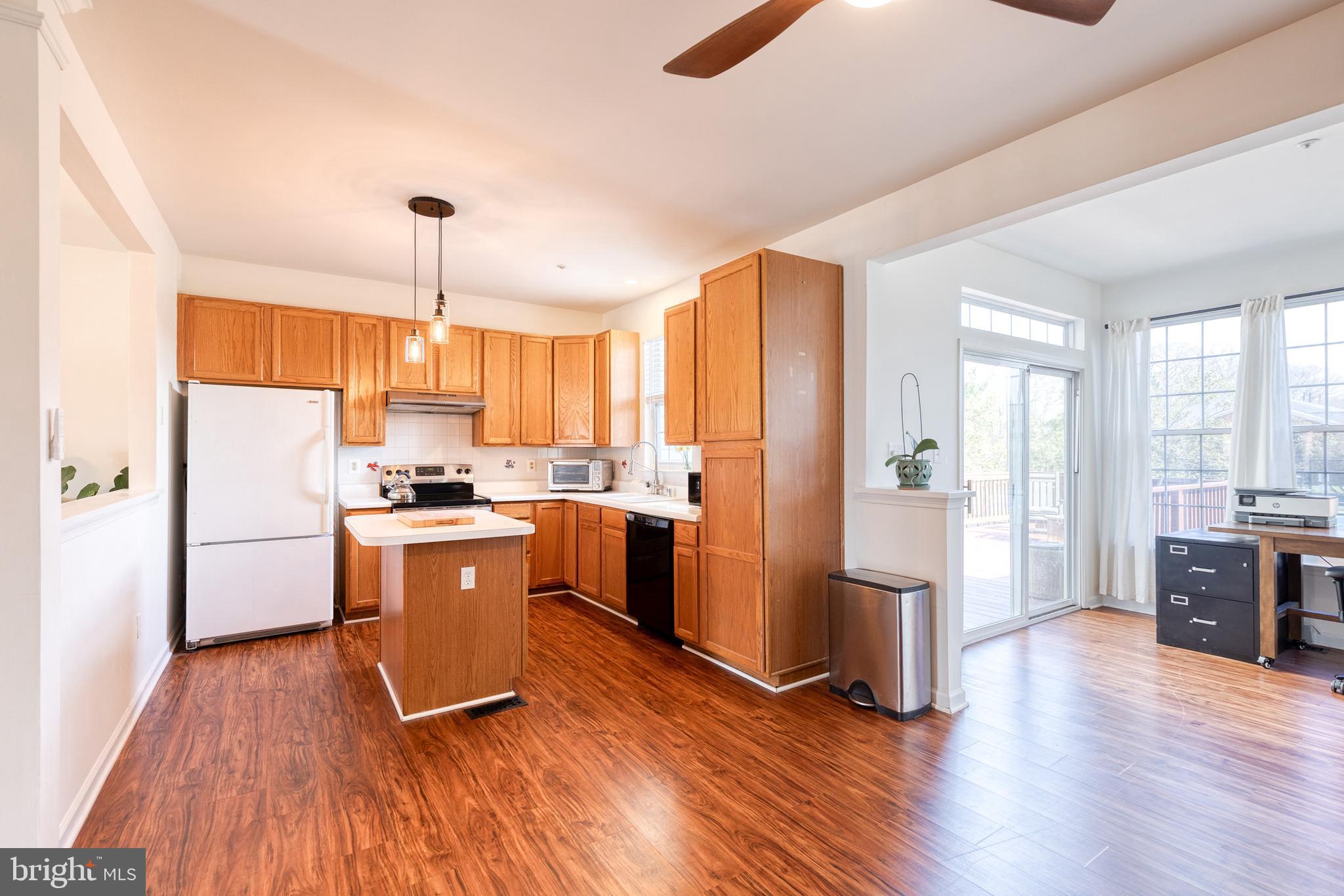 SOUTH RIVER COLONY - Residential