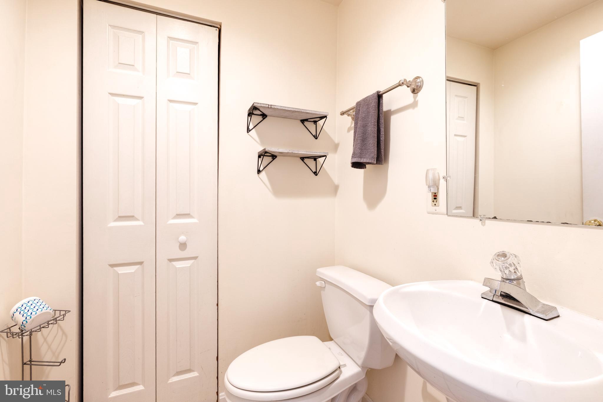 SOUTH RIVER COLONY - Residential