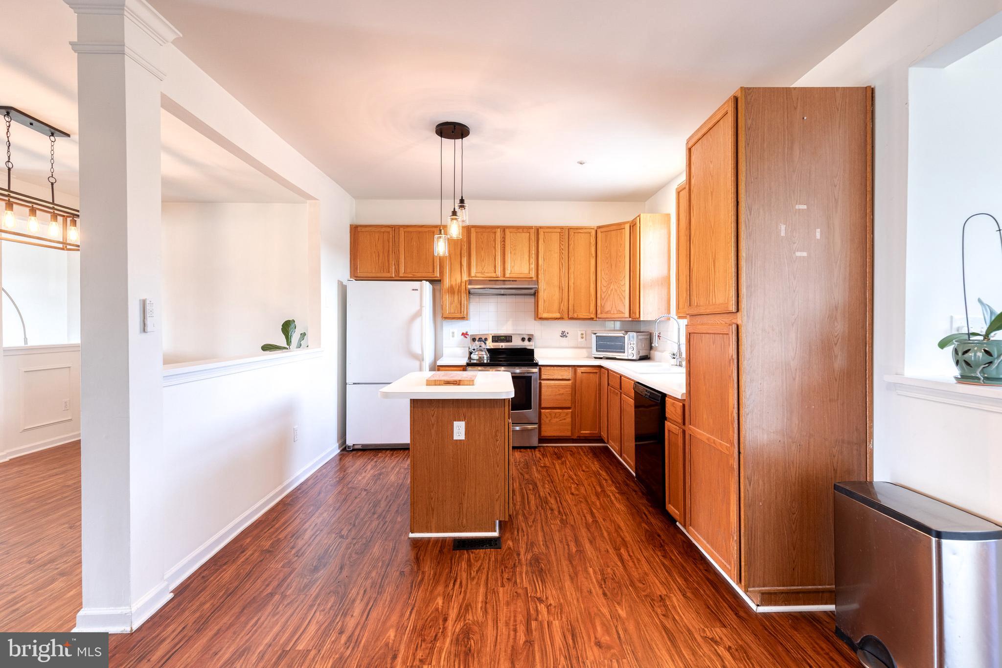 SOUTH RIVER COLONY - Residential