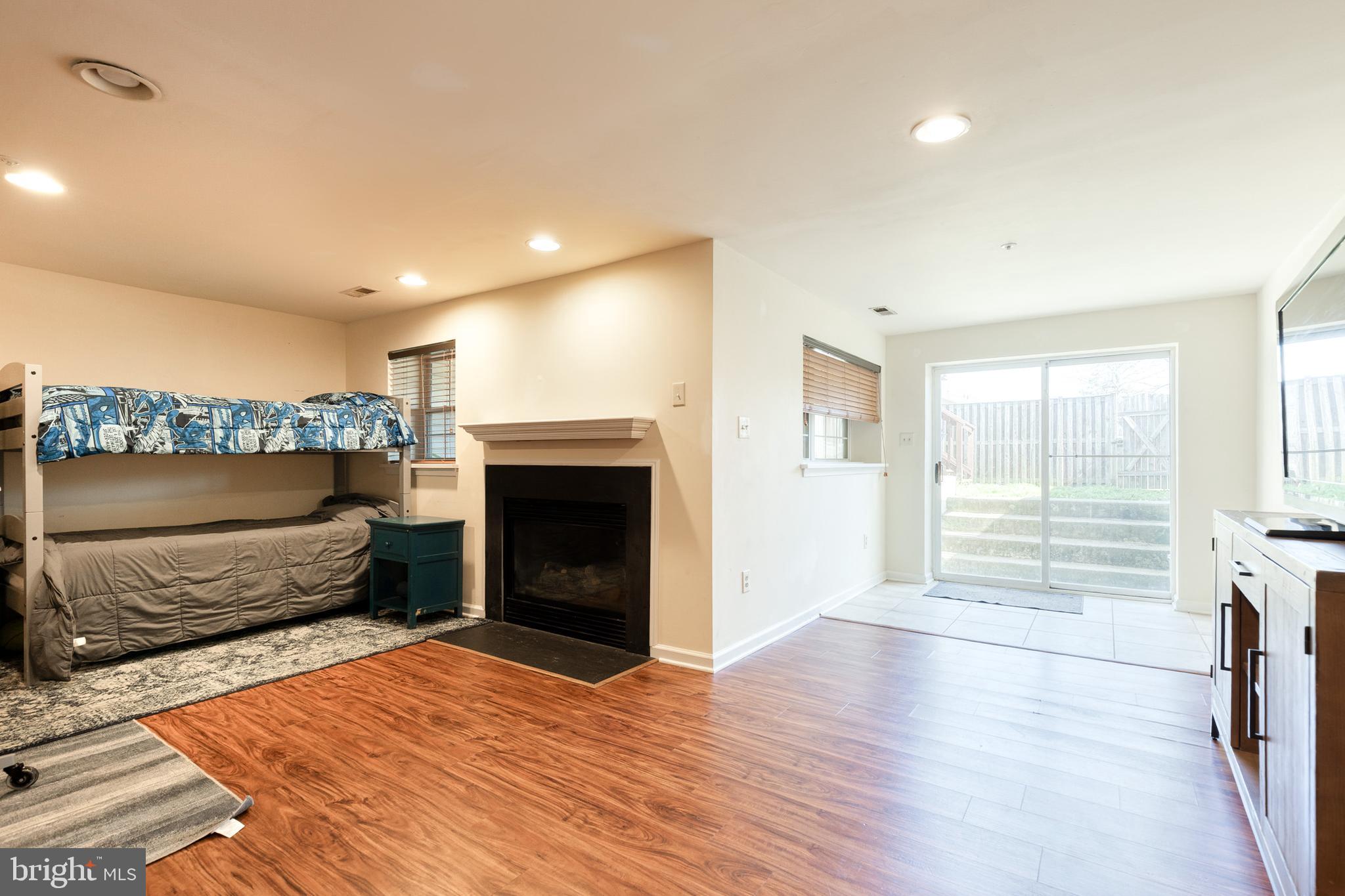 SOUTH RIVER COLONY - Residential