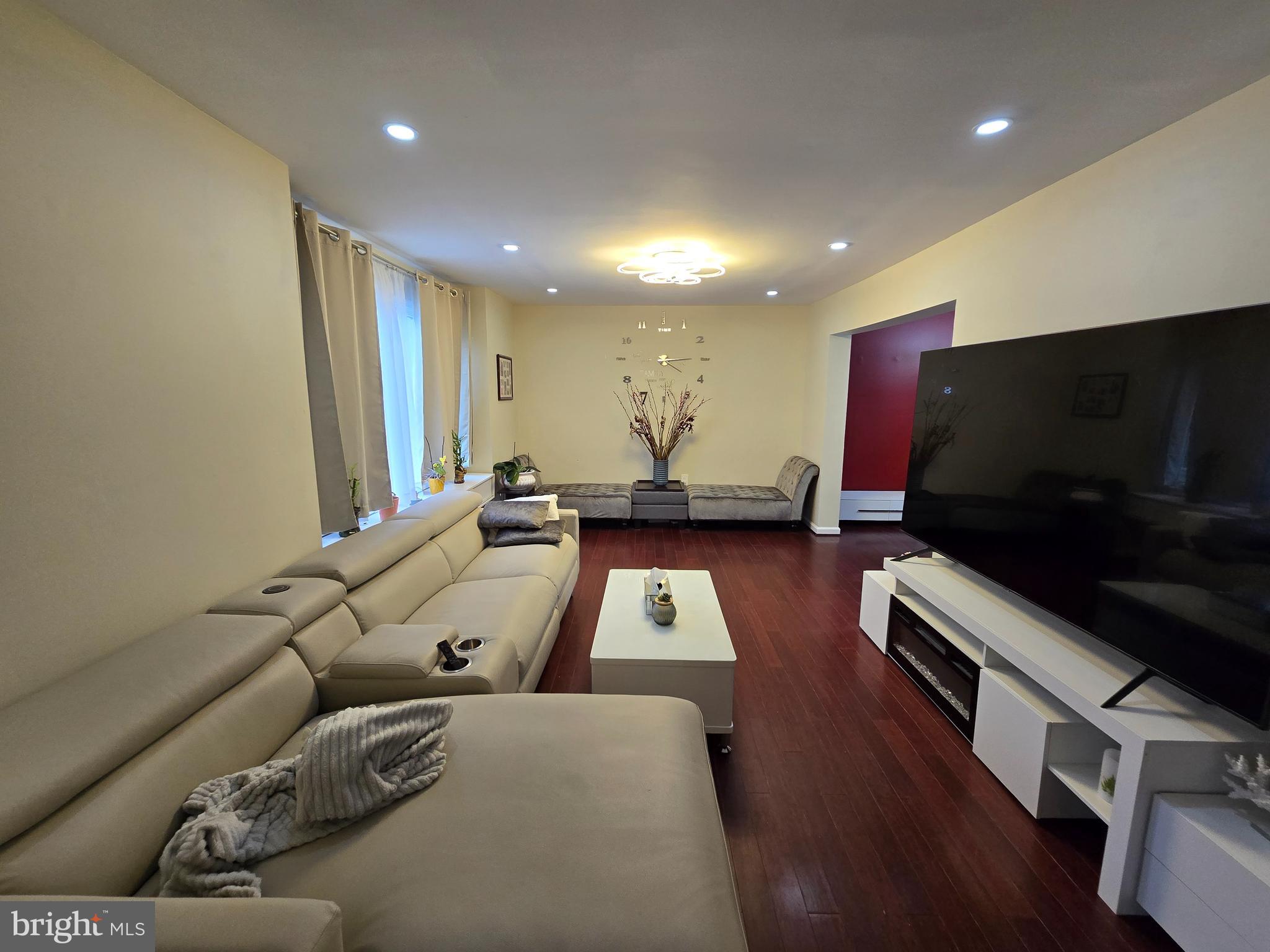 WILLOWBROOK - Residential