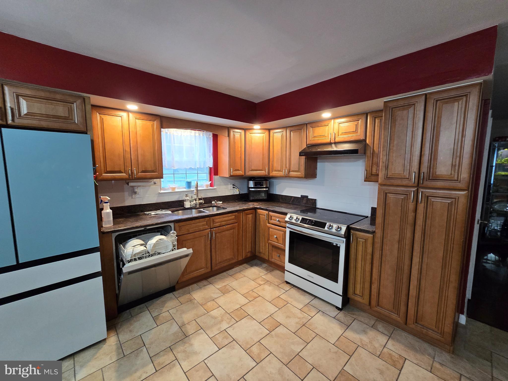 WILLOWBROOK - Residential