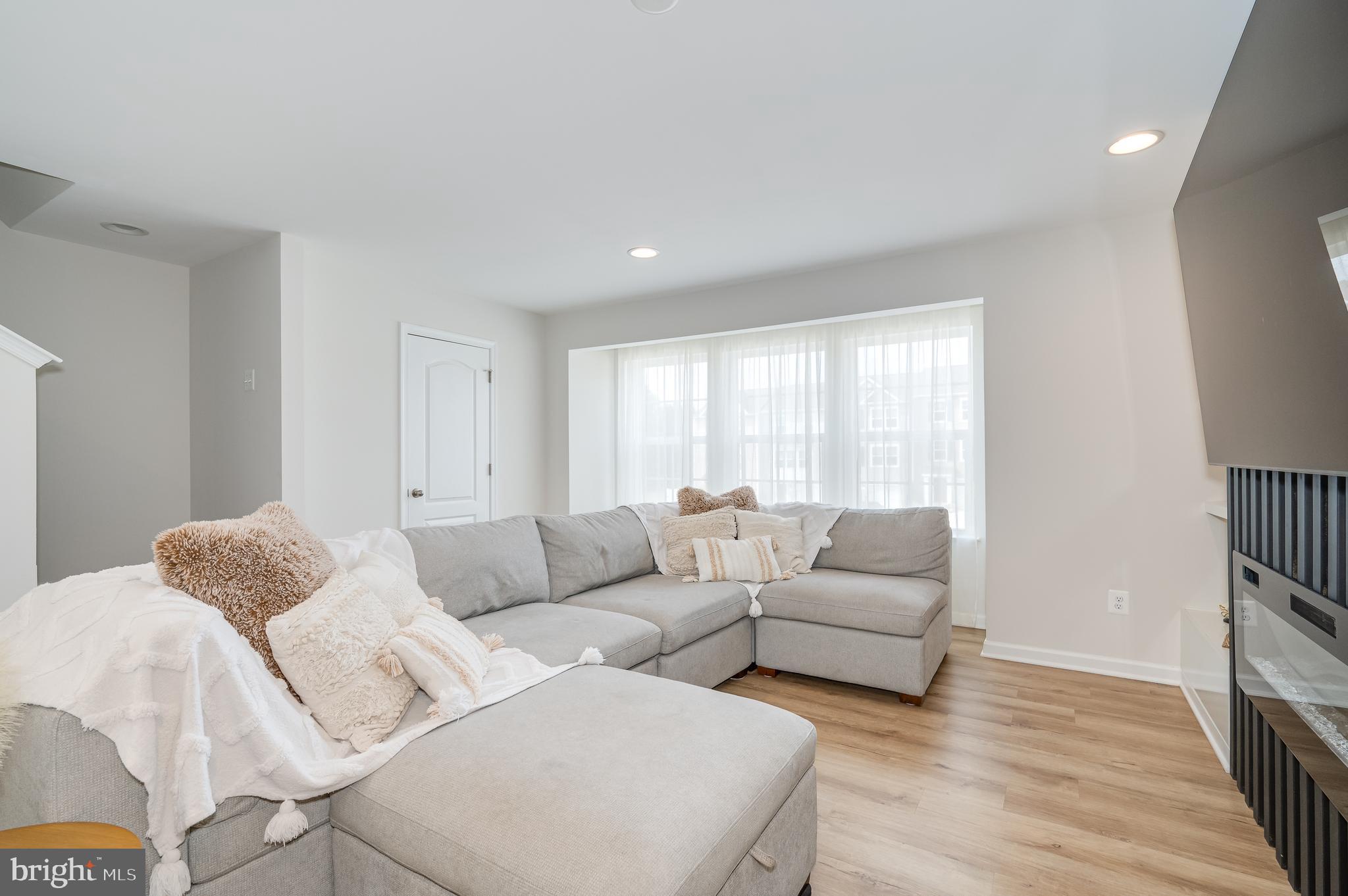 TOWNES AT TATE MANOR - Residential Lease