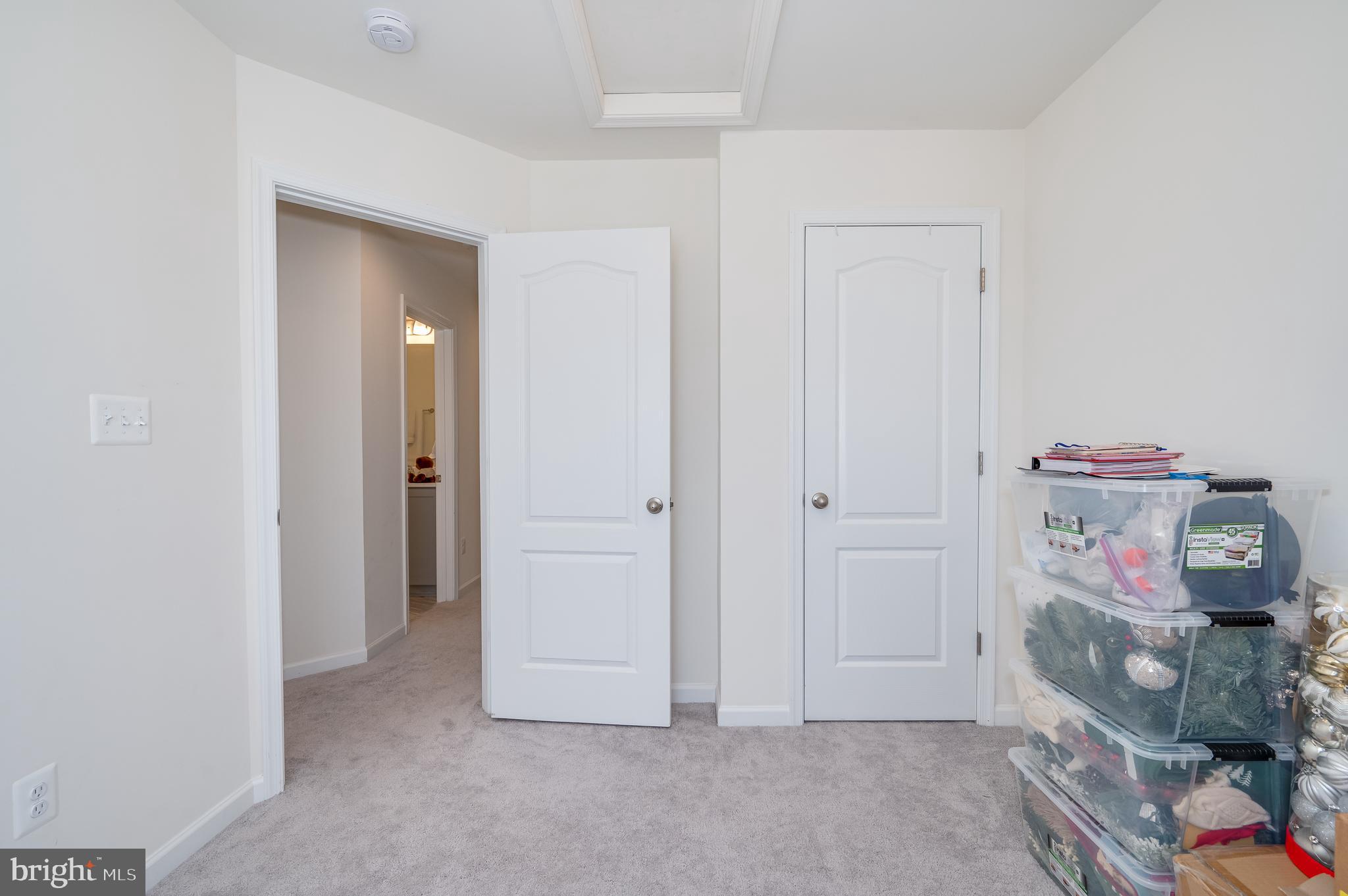 TOWNES AT TATE MANOR - Residential Lease