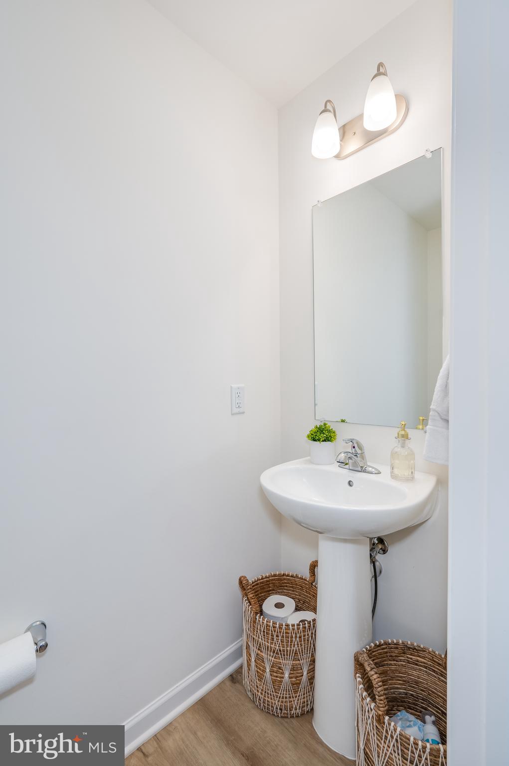 TOWNES AT TATE MANOR - Residential Lease