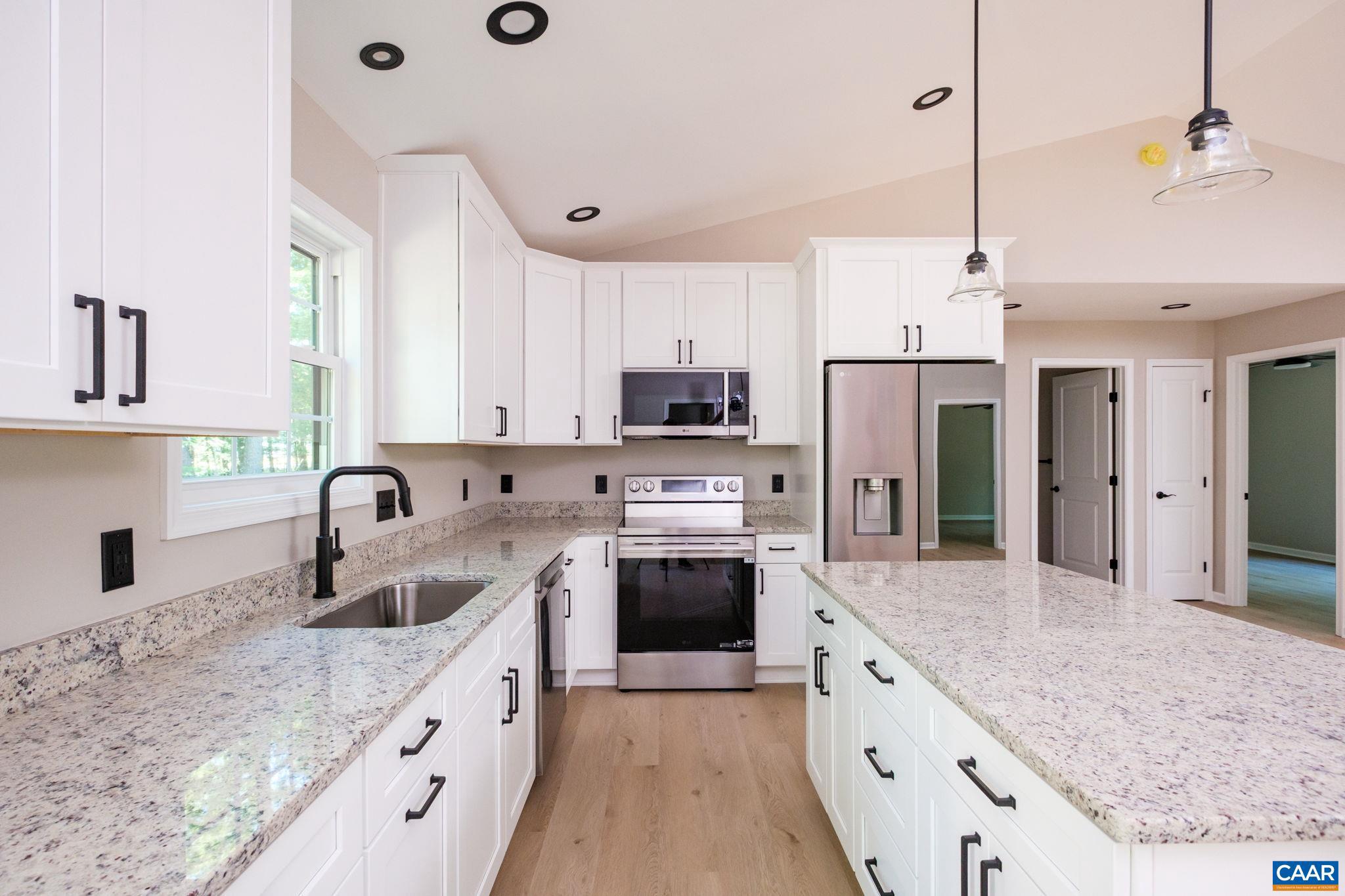 000 FOREST CHAPEL LN
