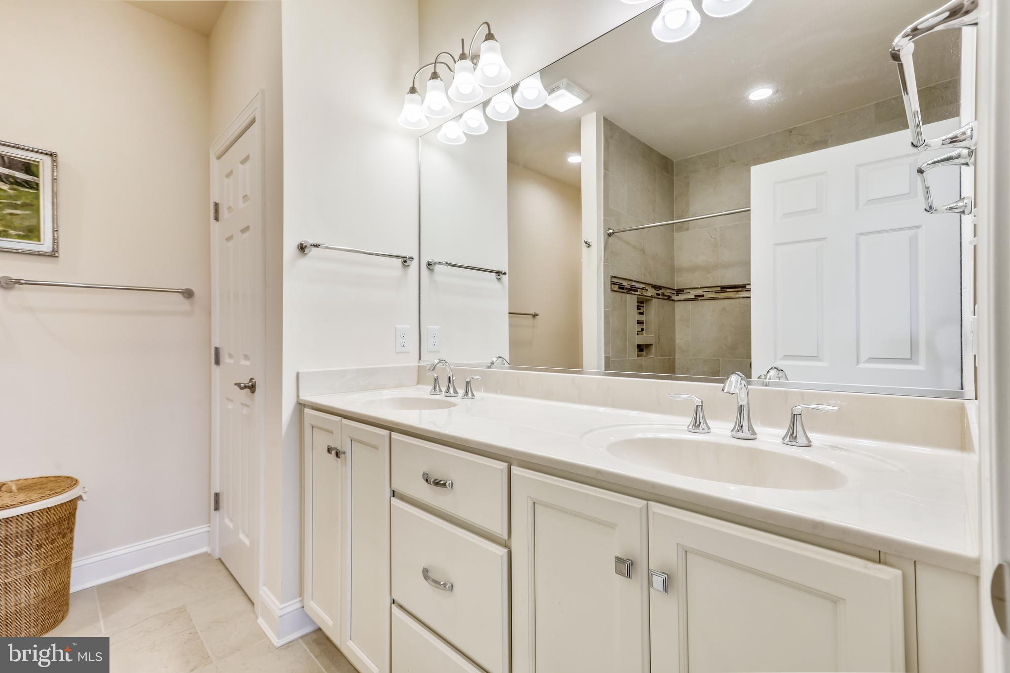 SUMMERS GATE - Residential