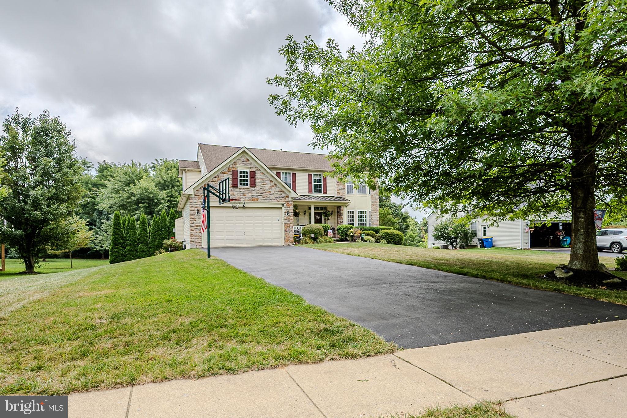 232 FLAGSTONE CIRCLE