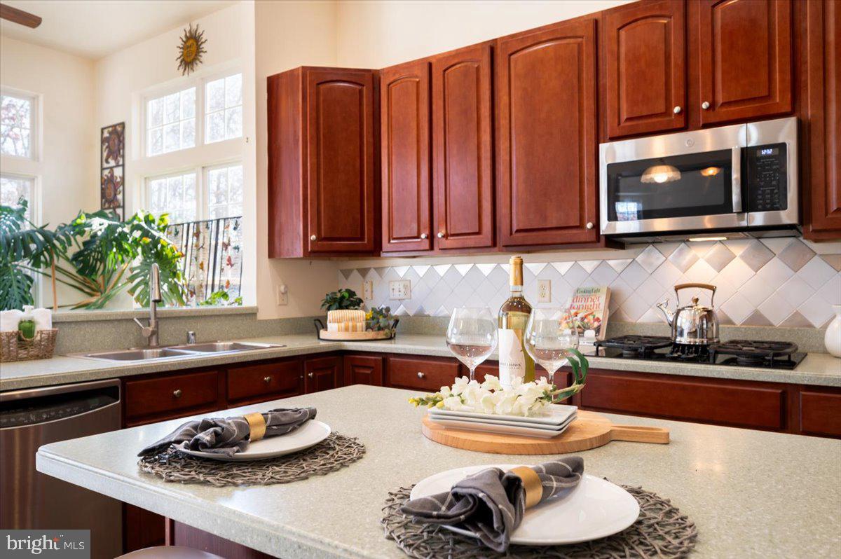 SHAMROCK MANOR - Residential