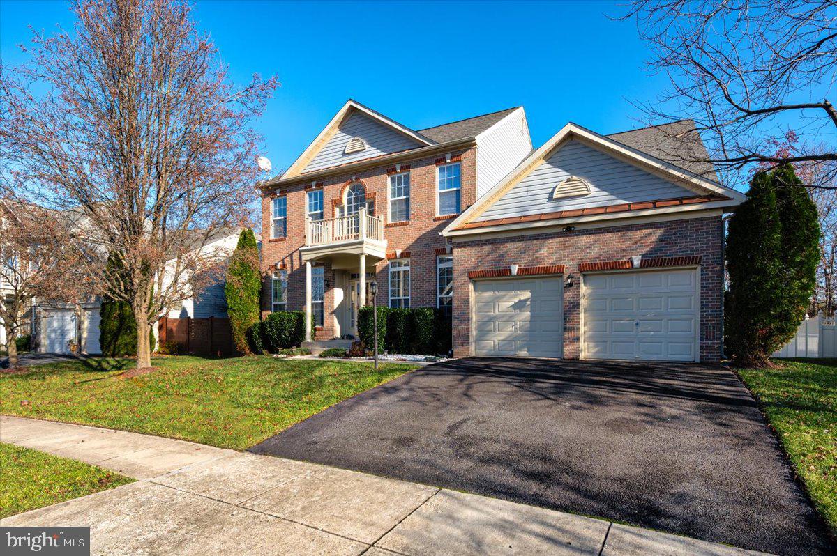 SHAMROCK MANOR - Residential