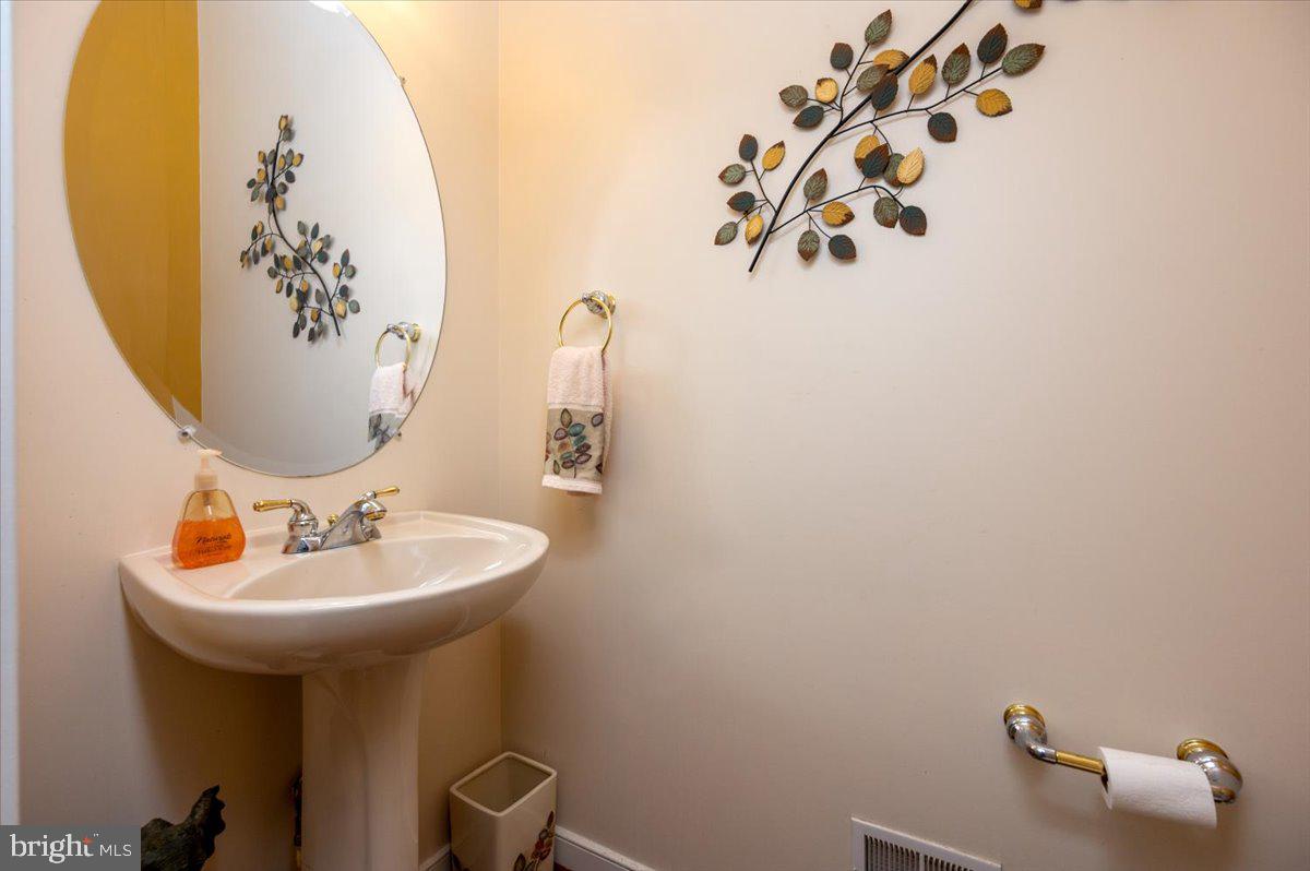 SHAMROCK MANOR - Residential