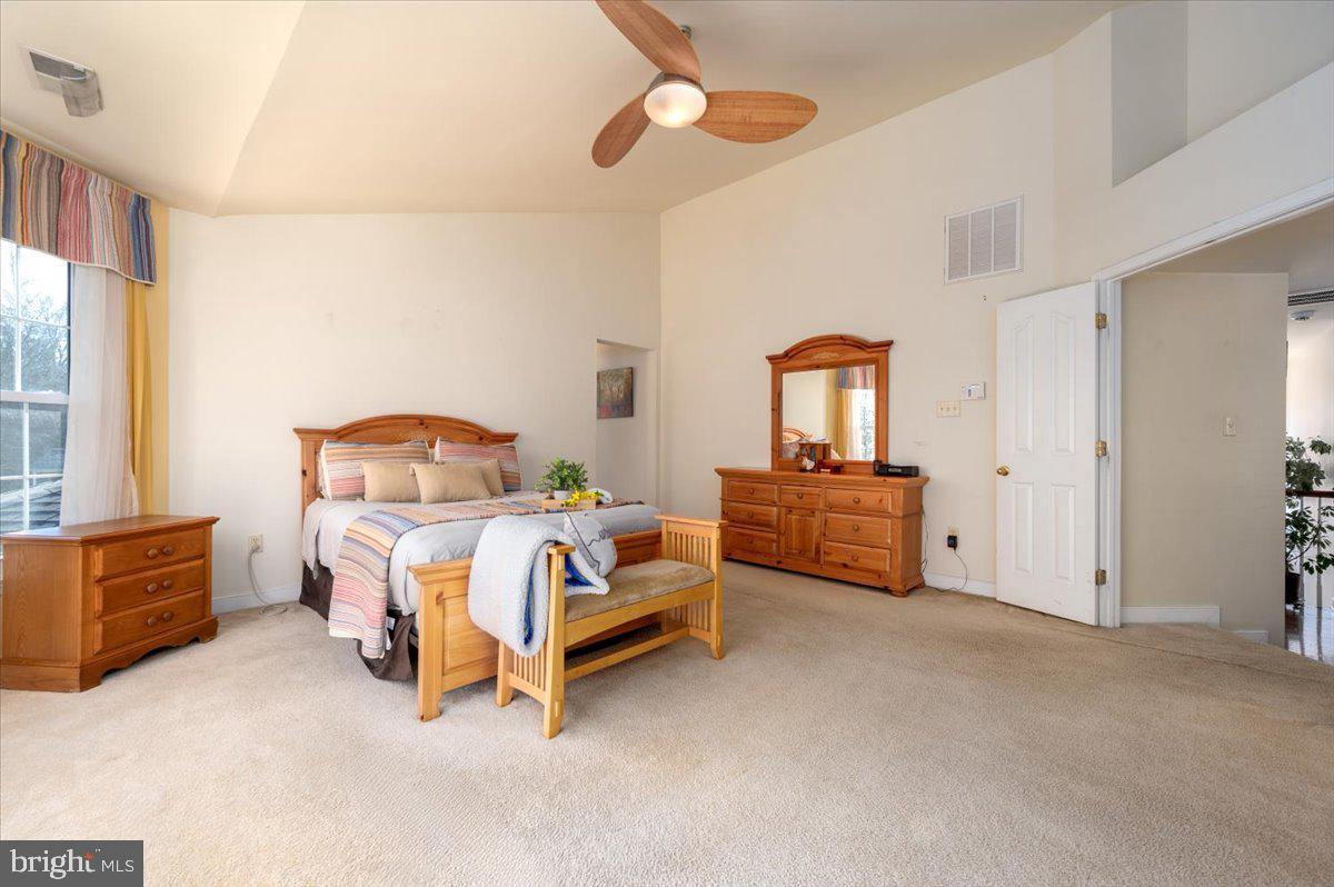 SHAMROCK MANOR - Residential