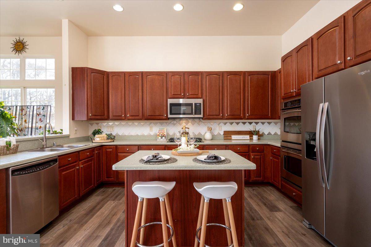 SHAMROCK MANOR - Residential