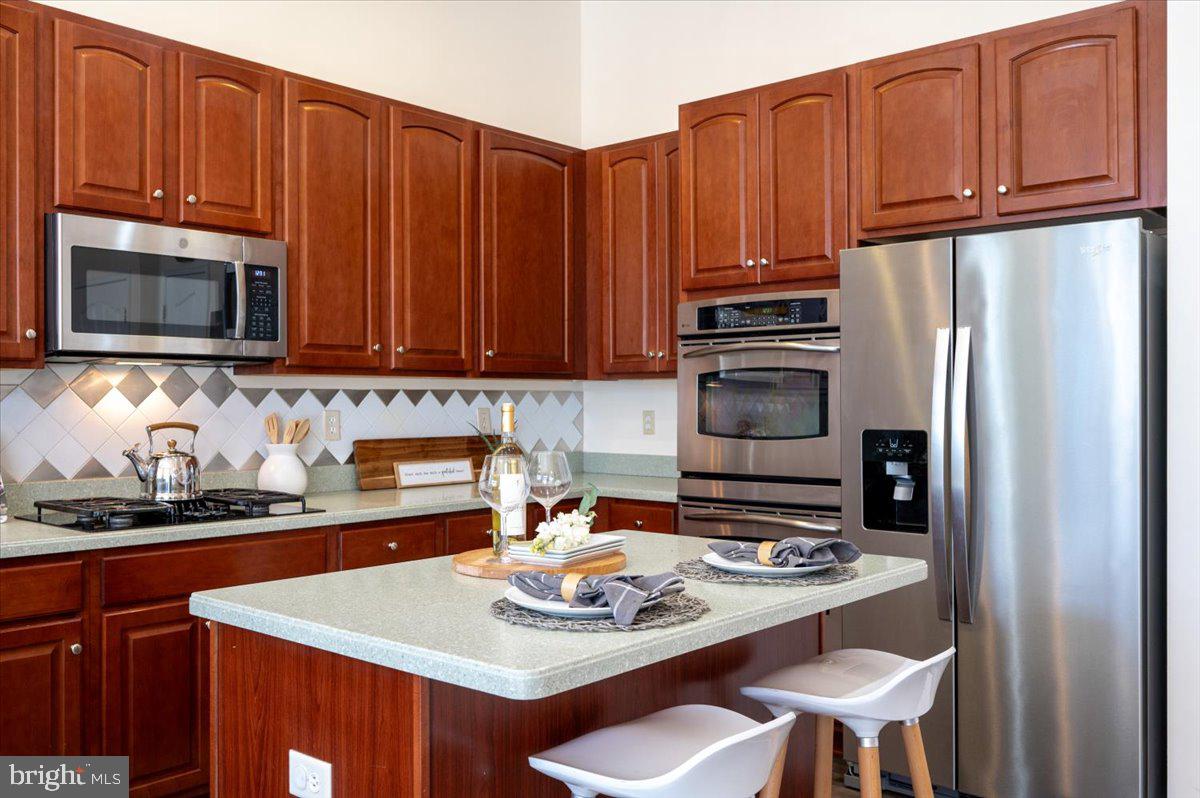 SHAMROCK MANOR - Residential