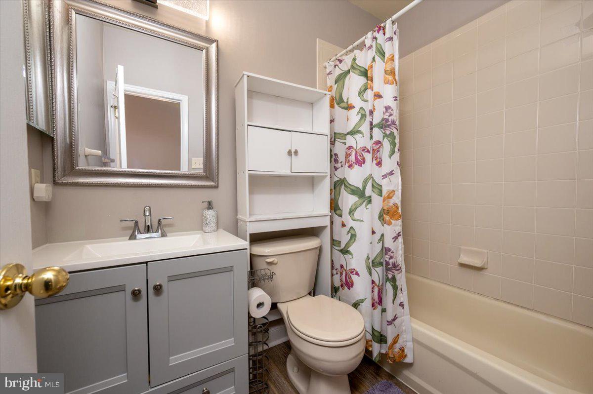 SHAMROCK MANOR - Residential