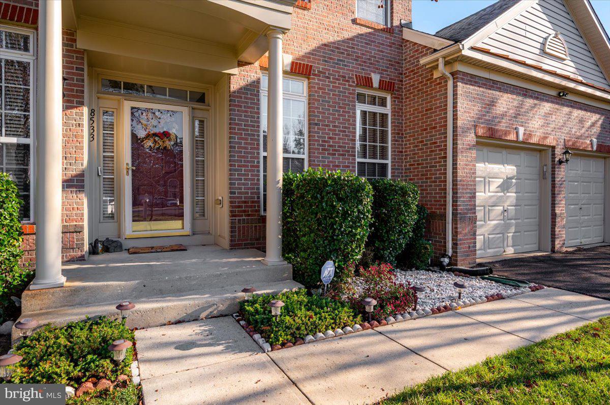 SHAMROCK MANOR - Residential