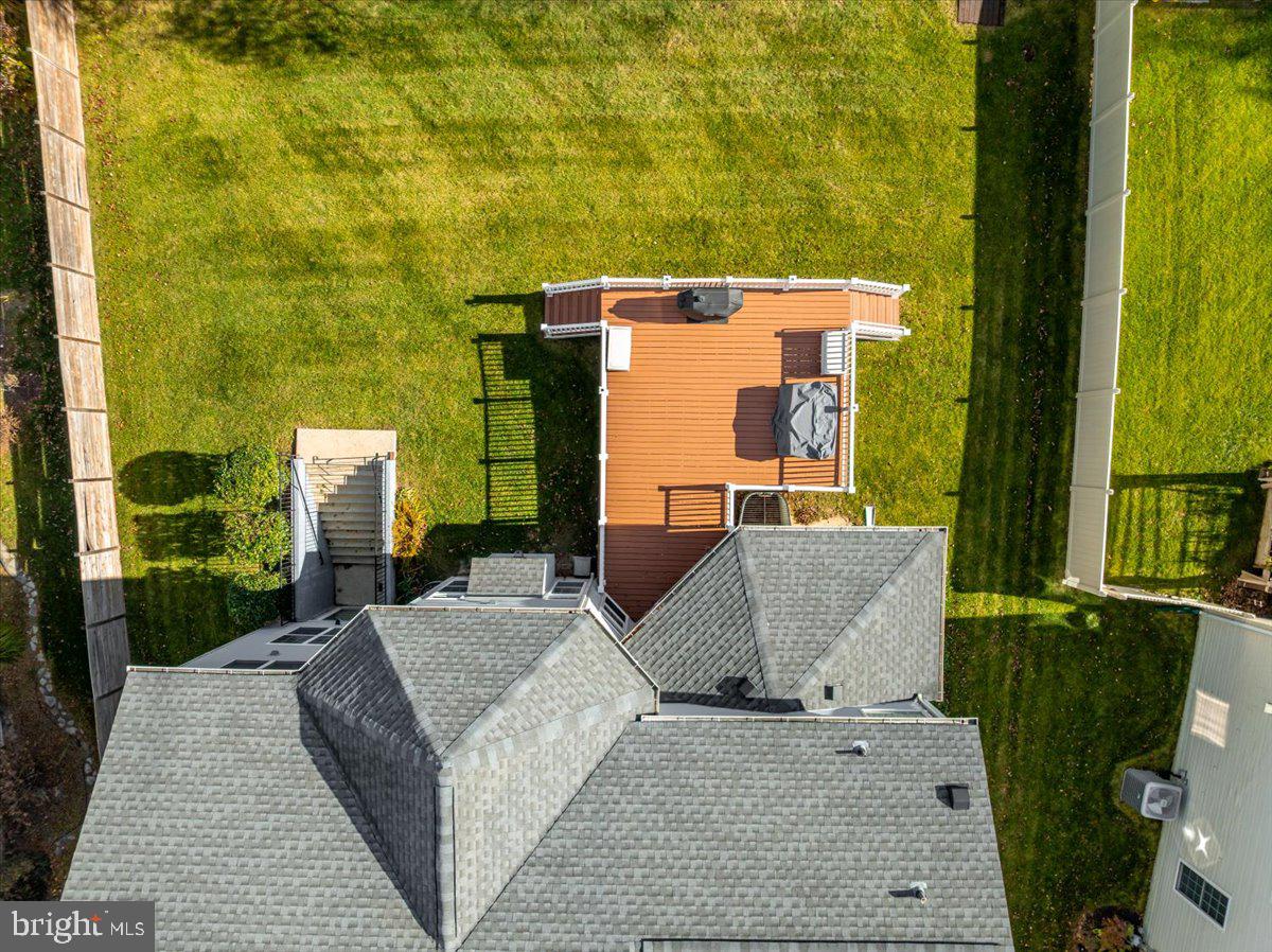 SHAMROCK MANOR - Residential