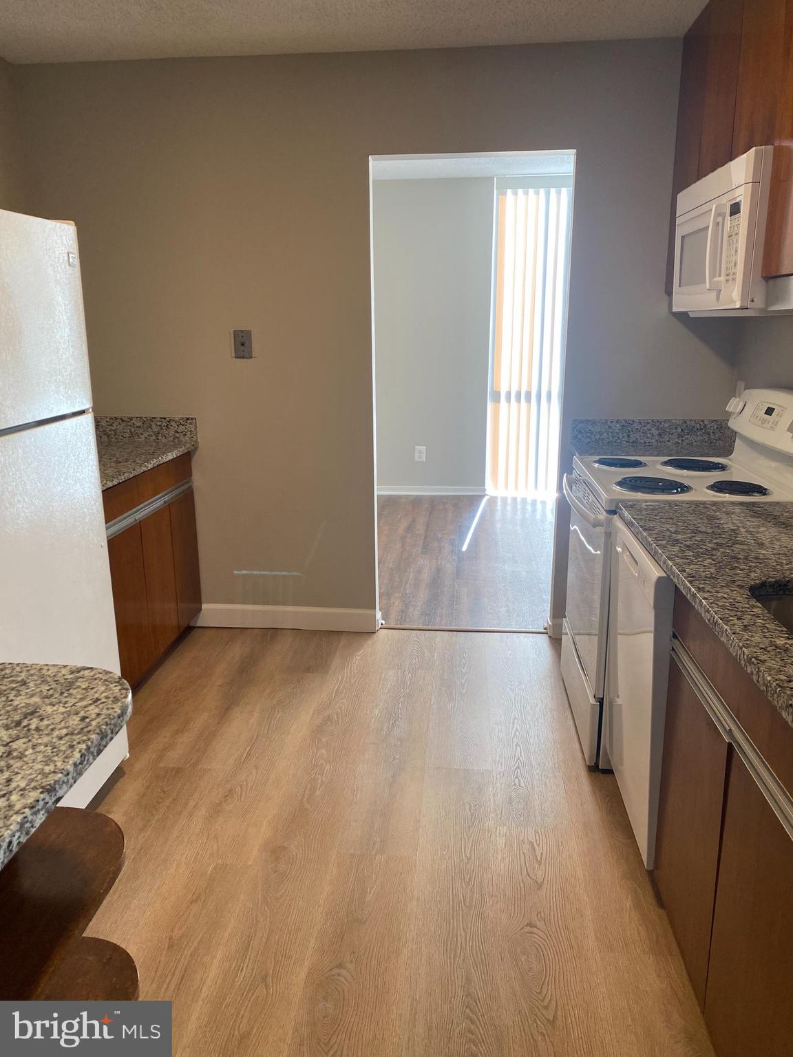 IDYLWOOD TOWERS CONDO - Residential