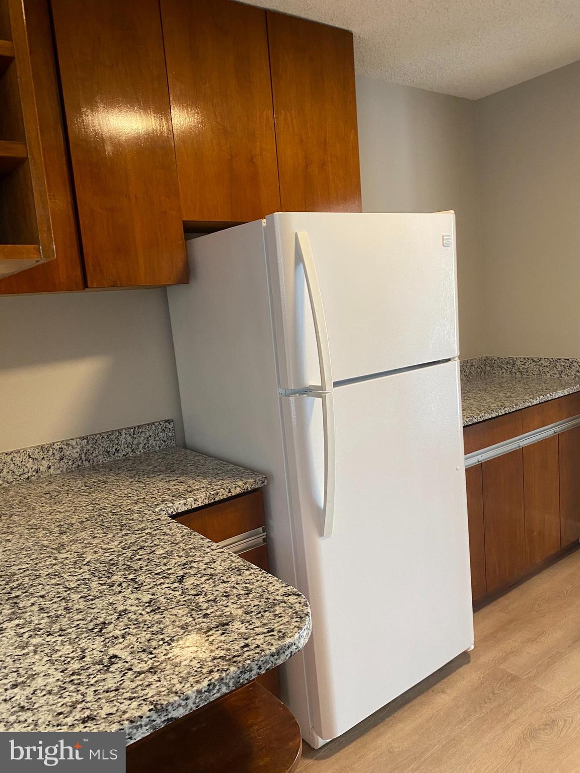 IDYLWOOD TOWERS CONDO - Residential