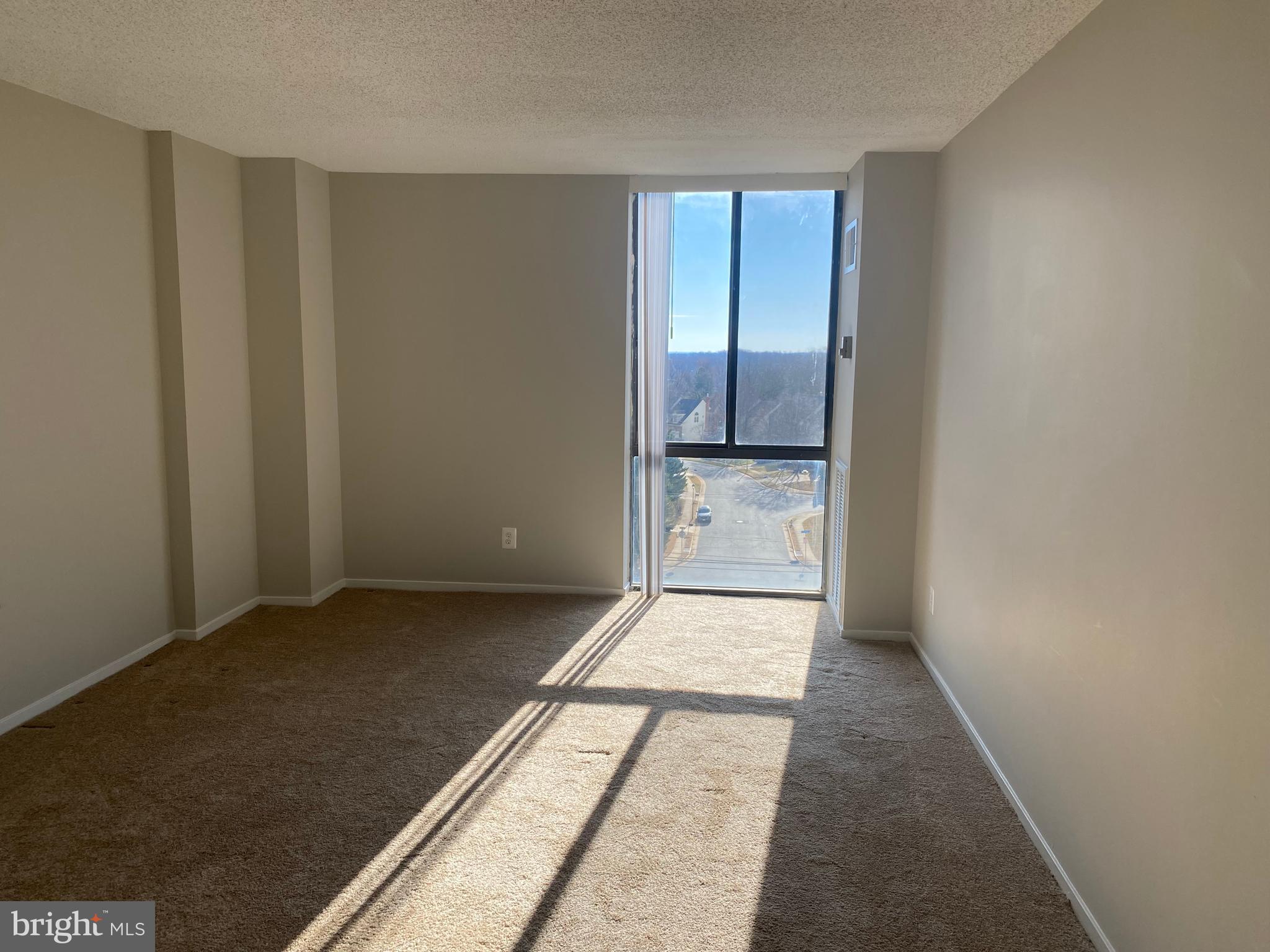 IDYLWOOD TOWERS CONDO - Residential