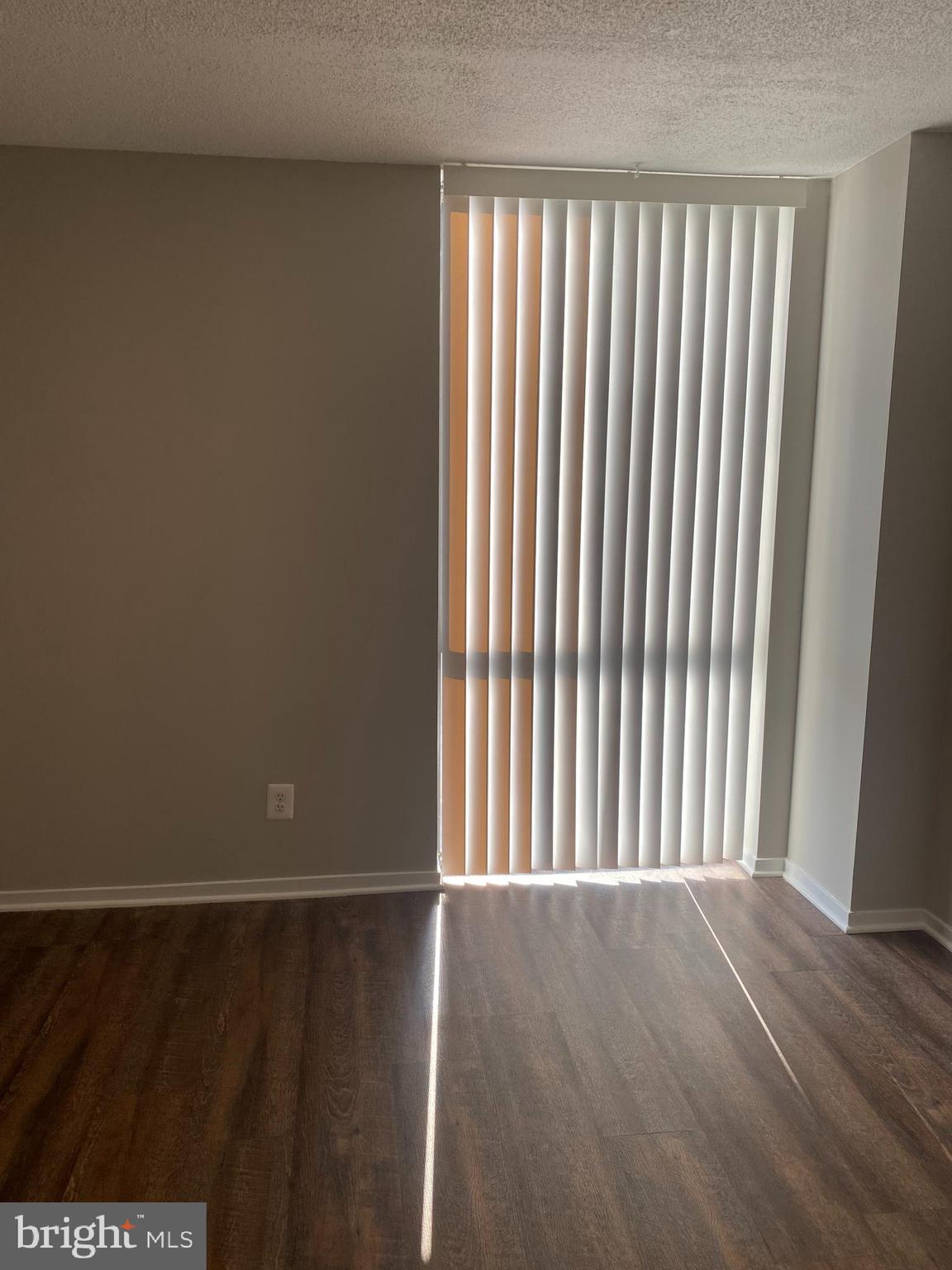 IDYLWOOD TOWERS CONDO - Residential