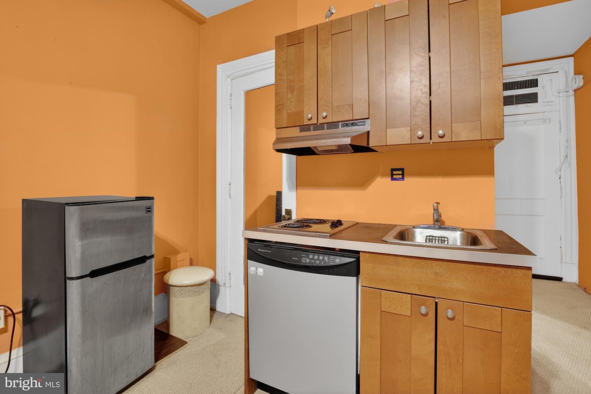 1324 LOCUST STREET 00 421