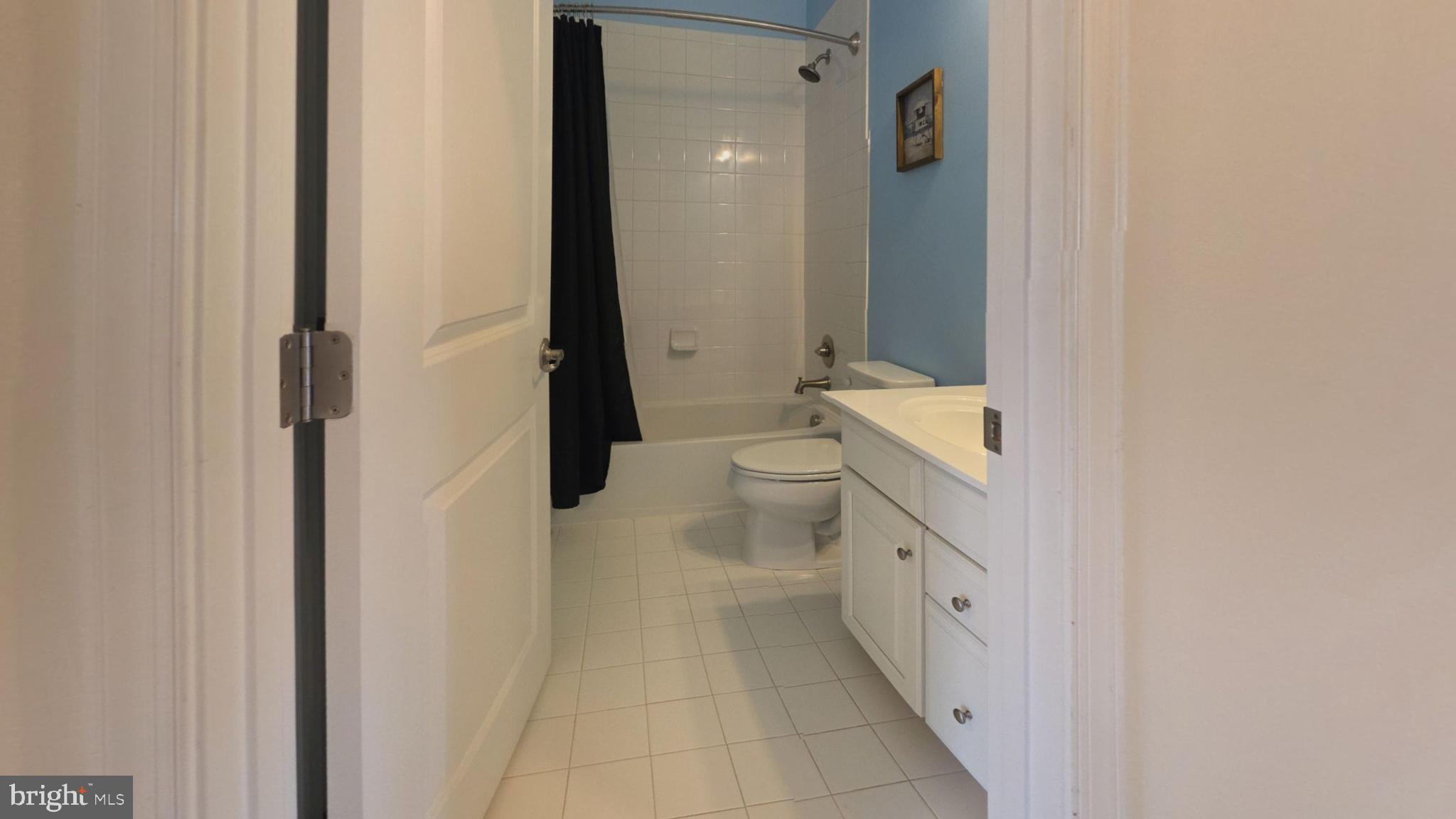 HOWARD SQUARE - Residential Lease