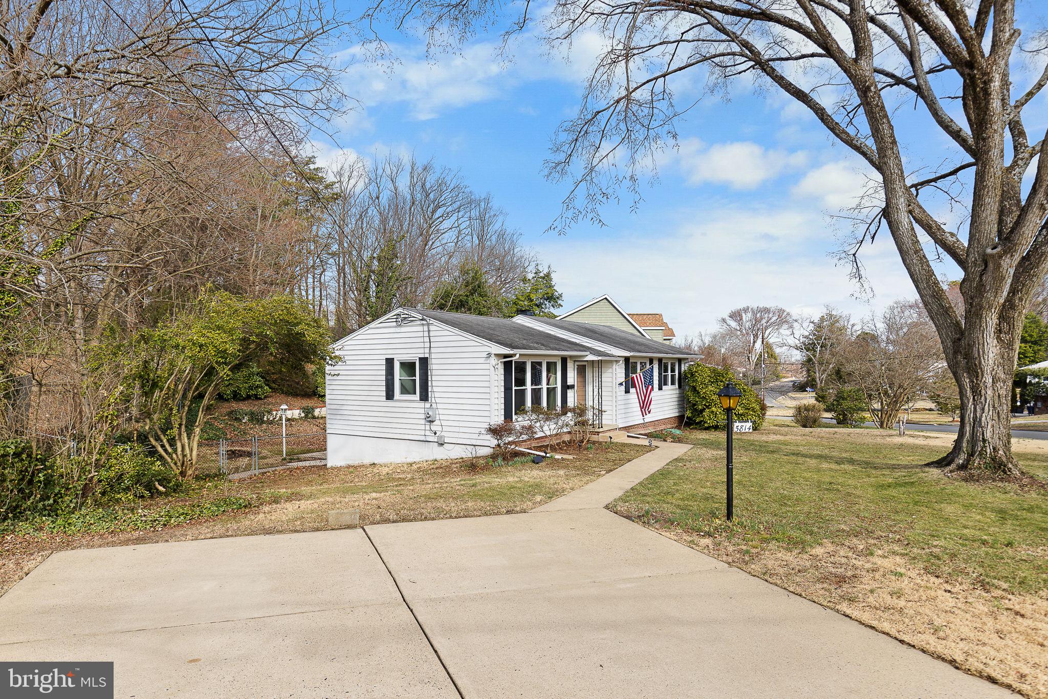 FAIRFAX HOMES - Residential