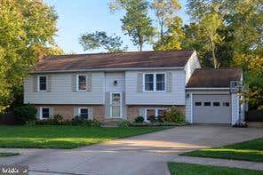 Homes For Rent - 10111 Roundtop Court<br/> FAIRFAX, VA 22032