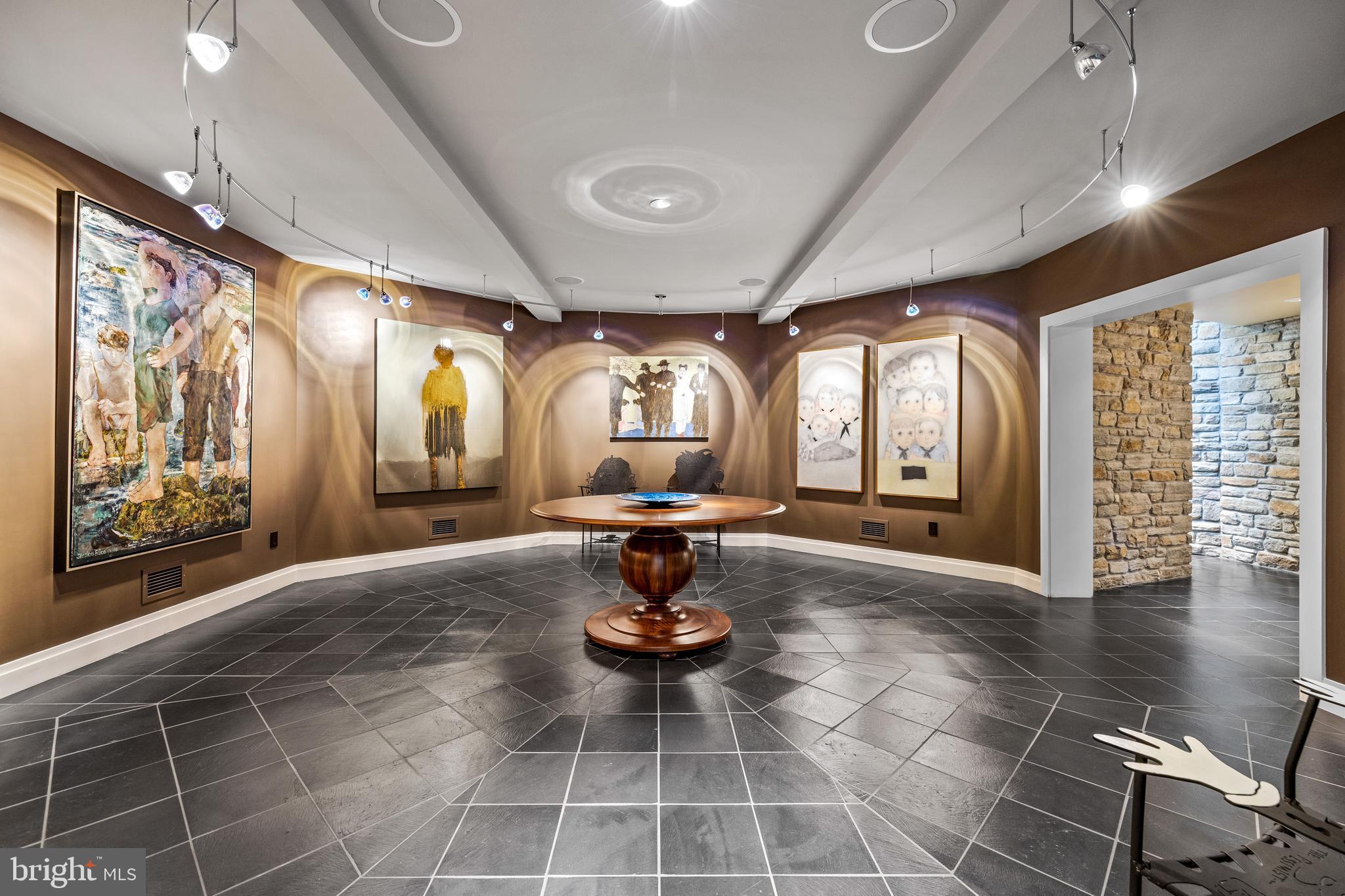 OAK HILL - Residential