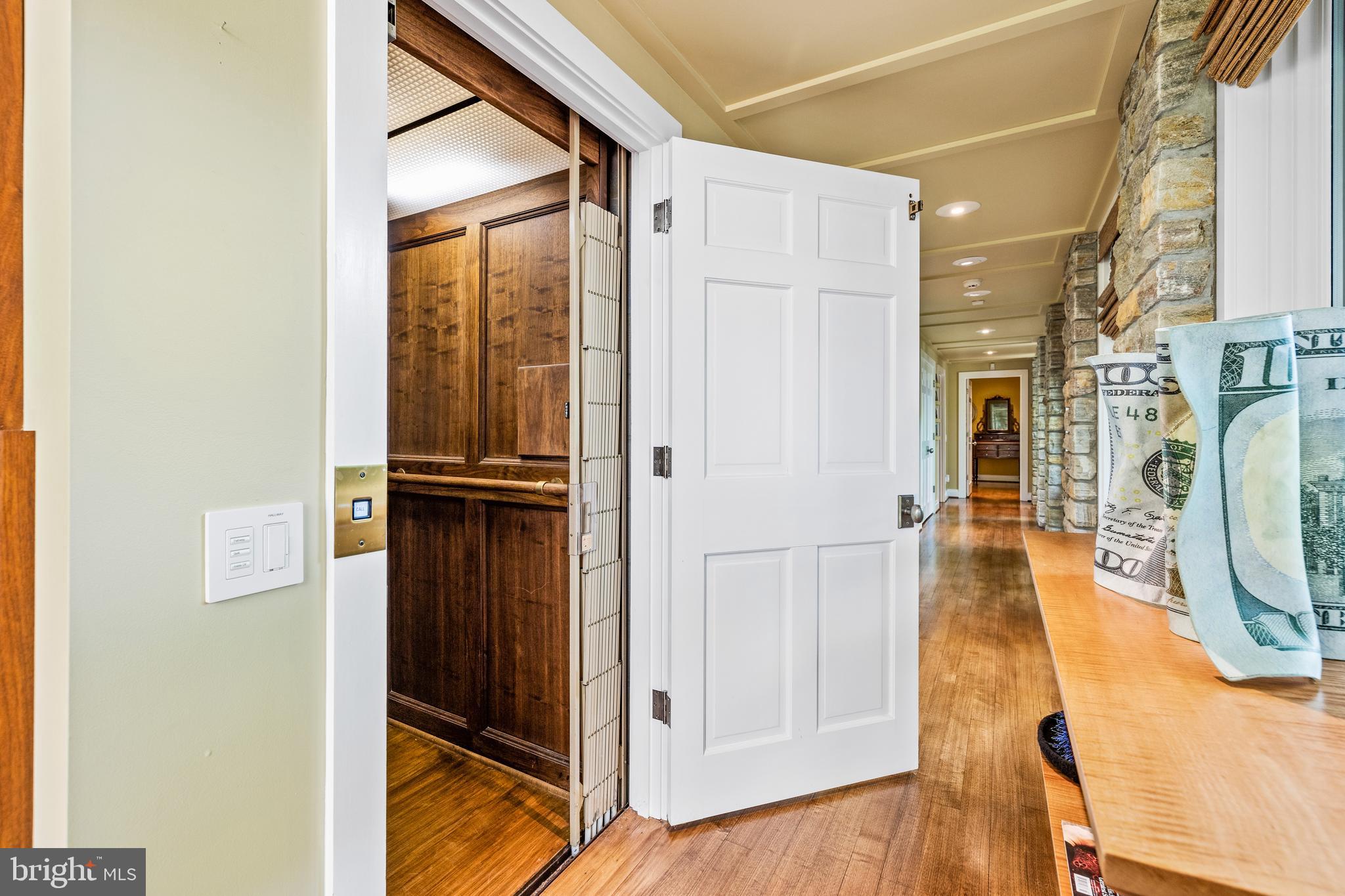 OAK HILL - Residential