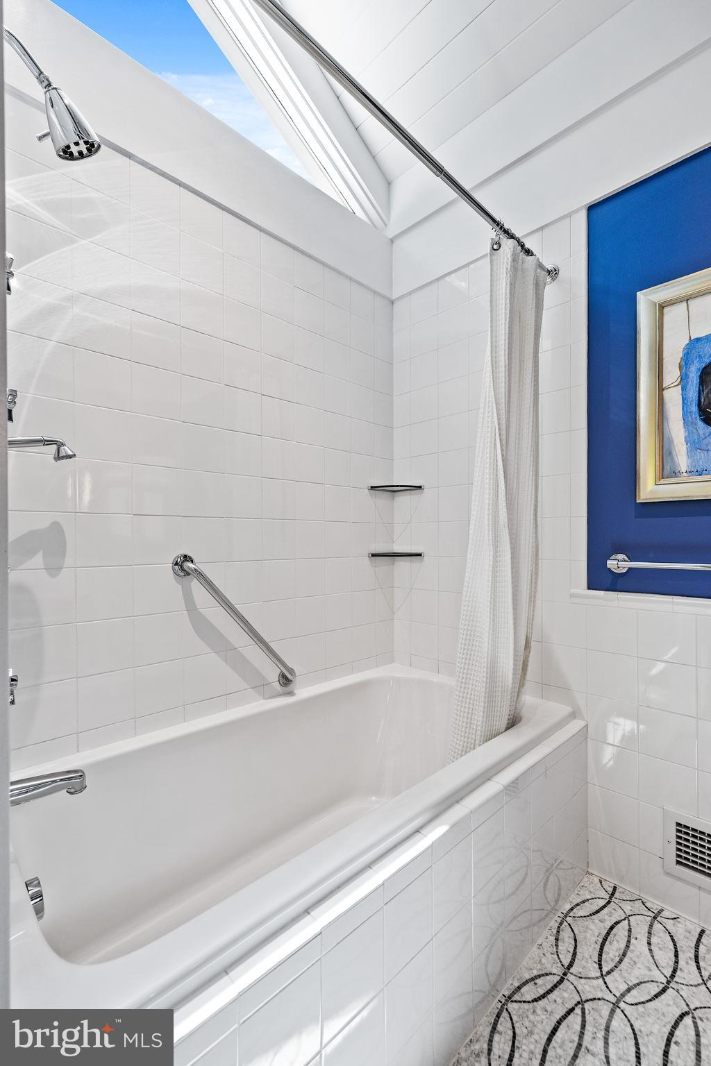 OAK HILL - Residential